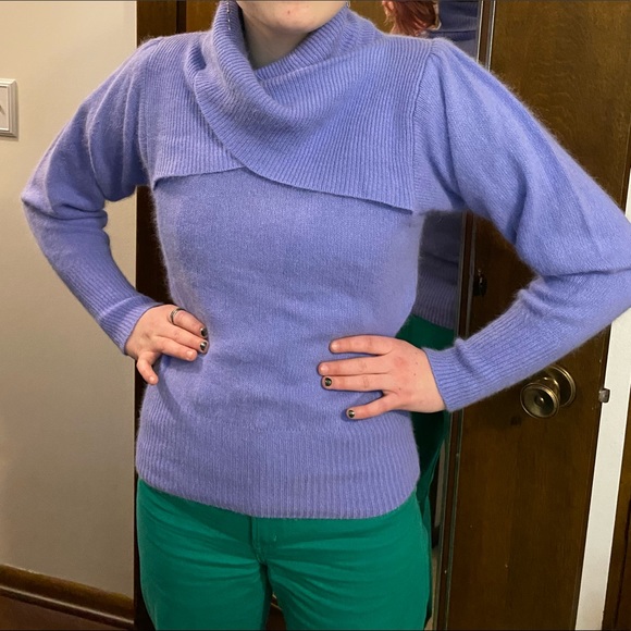 AMAZING VINTAGE lambswool angora sweater! SO soft and cute!! Size US small (S) - Picture 2 of 10